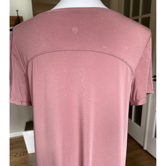 Lululemon Tunic Shirt Pink V-Neck Short Sleeve Side Slit Size 10 (Tag Missing) - Picture 5 of 7